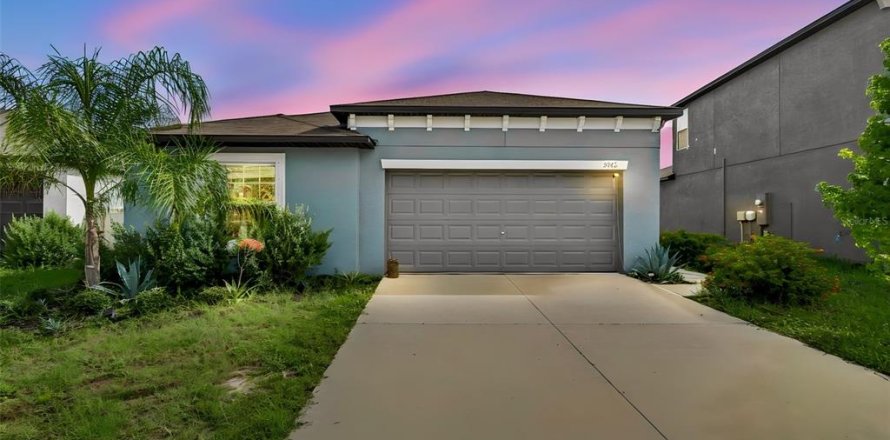 House in BERRY BAY in Wimauma, Florida 4 bedrooms, 168.8 sq.m. № 2223710