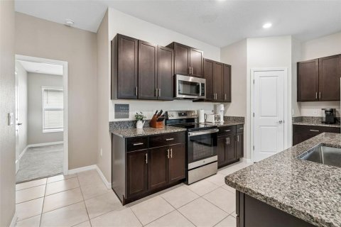 House in BERRY BAY in Wimauma, Florida 4 bedrooms, 168.8 sq.m. № 2223710 - photo 8
