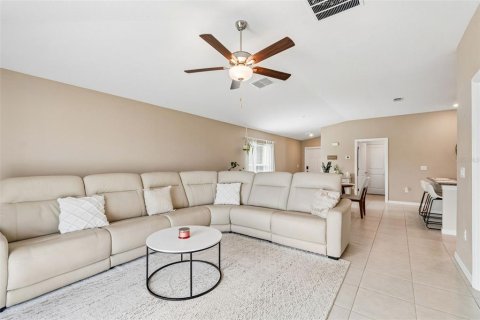 House in BERRY BAY in Wimauma, Florida 4 bedrooms, 168.8 sq.m. № 2223710 - photo 5