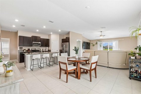 House in BERRY BAY in Wimauma, Florida 4 bedrooms, 168.8 sq.m. № 2223710 - photo 7