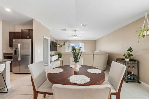 House in BERRY BAY in Wimauma, Florida 4 bedrooms, 168.8 sq.m. № 2223710 - photo 10