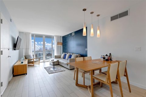 Купить кондоминиум в Халландейл-Бич, Флорида 2 спальни, 94.76м2, № 1937361 - фото 4
