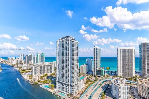Copropriété à vendre à Hallandale Beach, Floride: 2 chambres, 94.76 m2 № 1937361 - photo 2