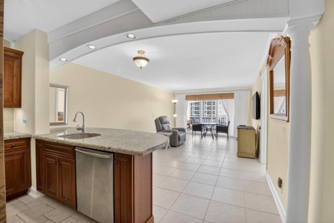 Condo in Boca Raton, Florida, 1 bedroom  № 2081767 - photo 3