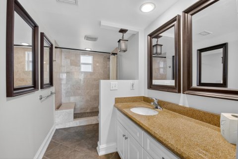 Condo in Boca Raton, Florida, 1 bedroom  № 2081767 - photo 24