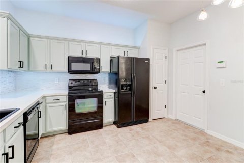 Townhouse in Tampa, Florida 2 bedrooms, 115.2 sq.m. № 2144690 - photo 9