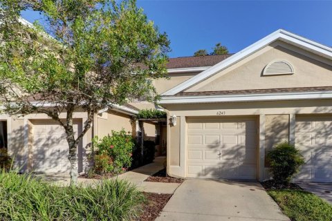 Townhouse in Tampa, Florida 2 bedrooms, 115.2 sq.m. № 2144690