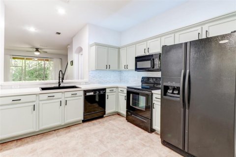 Townhouse in Tampa, Florida 2 bedrooms, 115.2 sq.m. № 2144690 - photo 8