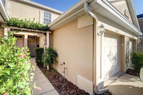 Townhouse in Tampa, Florida 2 bedrooms, 115.2 sq.m. № 2144690 - photo 2