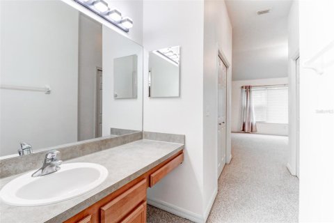 Townhouse in Tampa, Florida 2 bedrooms, 115.2 sq.m. № 2144690 - photo 24