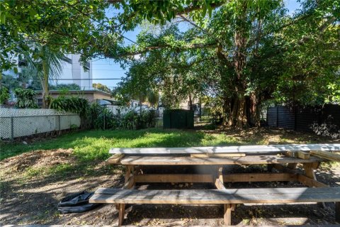 House in Miami, Florida 2 bedrooms, 156.08 sq.m. № 2035999 - photo 5