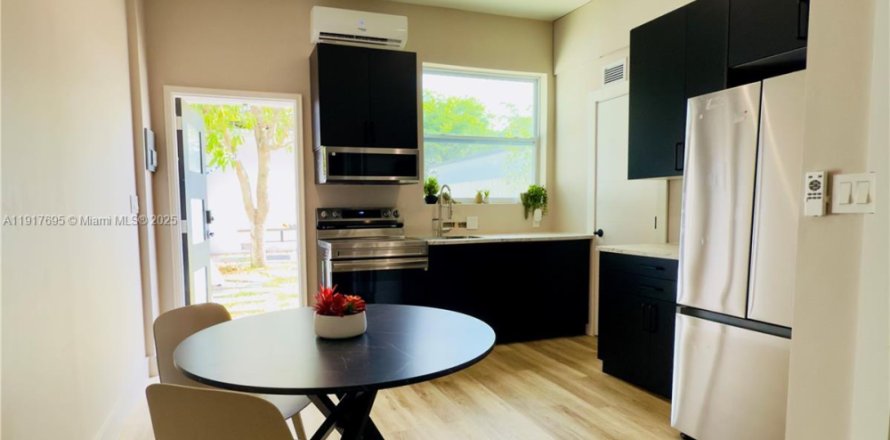 Appartement à North Miami, Floride 1 chambre № 1973164