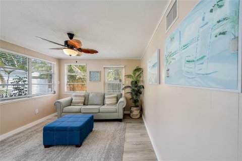 House in Bradenton, Florida 3 bedrooms, 142.33 sq.m. № 2149648 - photo 17