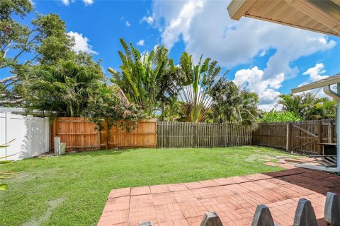 House in Bradenton, Florida 3 bedrooms, 142.33 sq.m. № 2149648 - photo 25