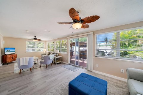 House in Bradenton, Florida 3 bedrooms, 142.33 sq.m. № 2149648 - photo 18