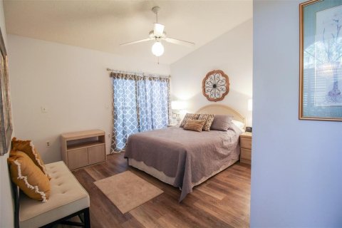 Townhouse in Bradenton, Florida 2 bedrooms, 127.09 sq.m. № 226497 - photo 25