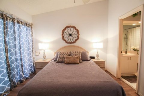 Townhouse in Bradenton, Florida 2 bedrooms, 127.09 sq.m. № 226497 - photo 26