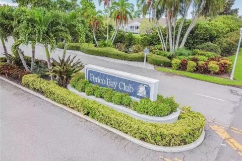 Townhouse in Bradenton, Florida 2 bedrooms, 127.09 sq.m. № 226497 - photo 5