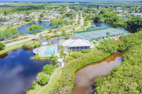 Townhouse in Bradenton, Florida 2 bedrooms, 127.09 sq.m. № 226497 - photo 9