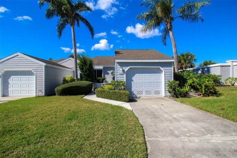 Townhouse in Bradenton, Florida 2 bedrooms, 127.09 sq.m. № 226497 - photo 12