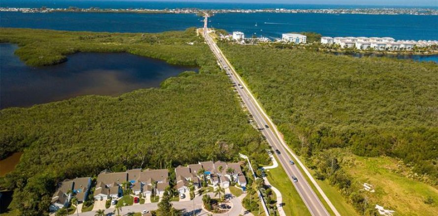 Adosado en Bradenton, Florida 2 dormitorios, 127.09 m2 № 226497