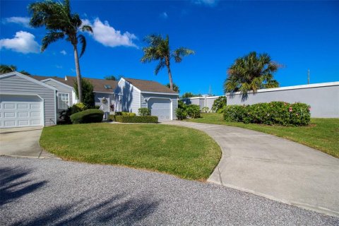 Townhouse in Bradenton, Florida 2 bedrooms, 127.09 sq.m. № 226497 - photo 11