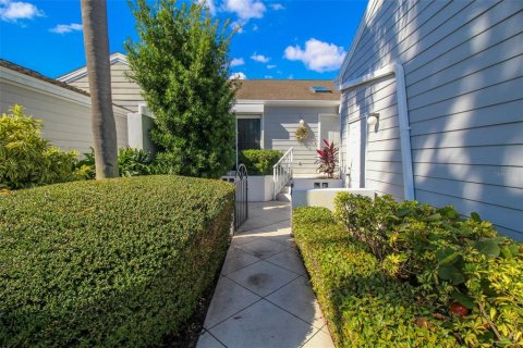 Townhouse in Bradenton, Florida 2 bedrooms, 127.09 sq.m. № 226497 - photo 13