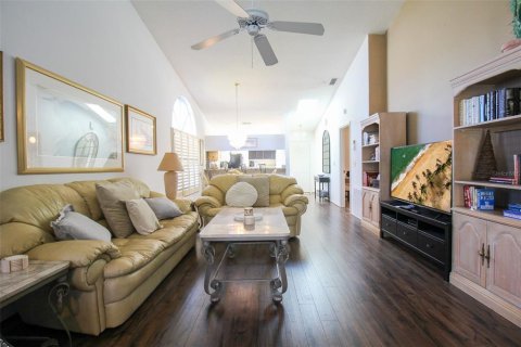 Townhouse in Bradenton, Florida 2 bedrooms, 127.09 sq.m. № 226497 - photo 3