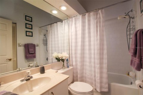Townhouse in Bradenton, Florida 2 bedrooms, 127.09 sq.m. № 226497 - photo 28