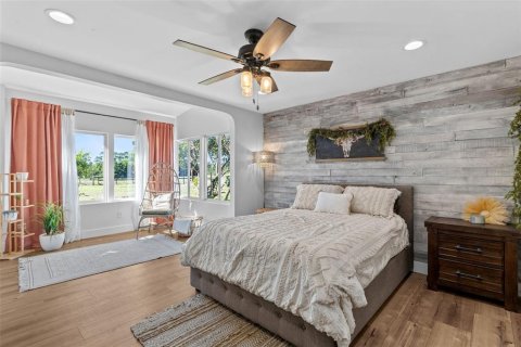 House in Chuluota, Florida 3 bedrooms, 183.67 sq.m. № 2420514 - photo 18