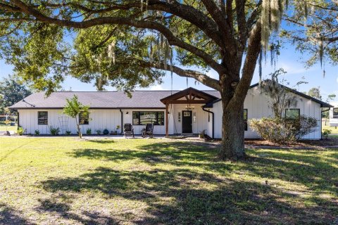 House in Chuluota, Florida 3 bedrooms, 183.67 sq.m. № 2420514 - photo 4
