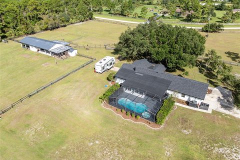 House in Chuluota, Florida 3 bedrooms, 183.67 sq.m. № 2420514 - photo 3