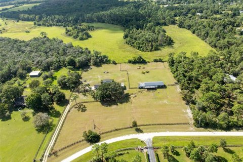 House in Chuluota, Florida 3 bedrooms, 183.67 sq.m. № 2420514 - photo 2