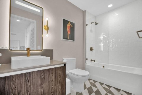 Condominio en alquiler en Miami, Florida, 2 dormitorios № 2060209 - foto 23