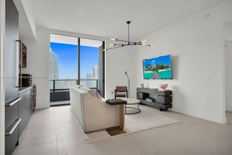 Condominio en alquiler en Miami, Florida, 2 dormitorios № 2060209 - foto 11