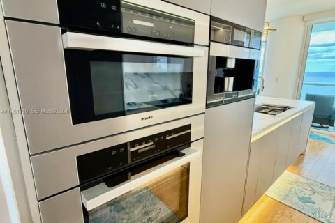 Condominio en alquiler en Miami Beach, Florida, 2 dormitorios, 129.32 m2 № 2011372 - foto 10