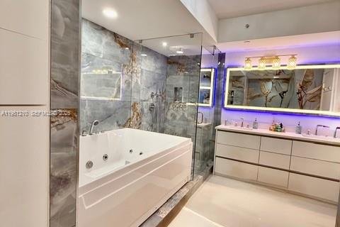 Condominio en alquiler en Miami Beach, Florida, 2 dormitorios, 129.32 m2 № 2011372 - foto 29