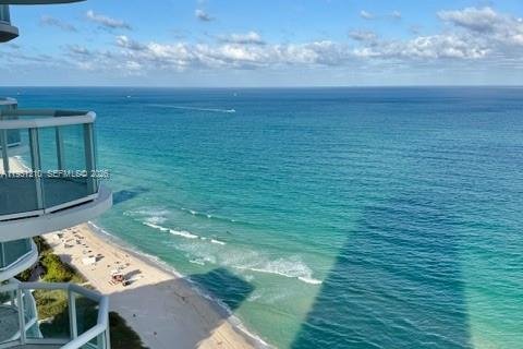 Condominio en alquiler en Miami Beach, Florida, 2 dormitorios, 129.32 m2 № 2011372 - foto 4