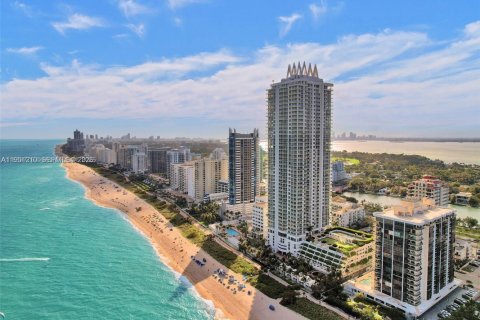 Condominio en alquiler en Miami Beach, Florida, 2 dormitorios, 129.32 m2 № 2011372 - foto 2