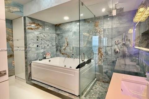 Condominio en alquiler en Miami Beach, Florida, 2 dormitorios, 129.32 m2 № 2011372 - foto 28