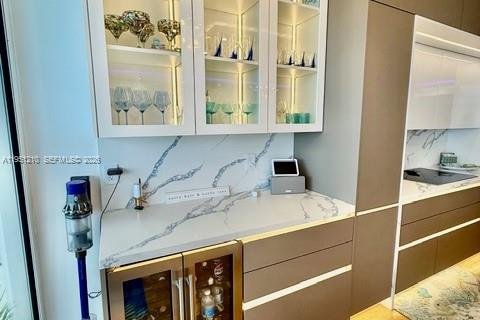 Condominio en alquiler en Miami Beach, Florida, 2 dormitorios, 129.32 m2 № 2011372 - foto 11