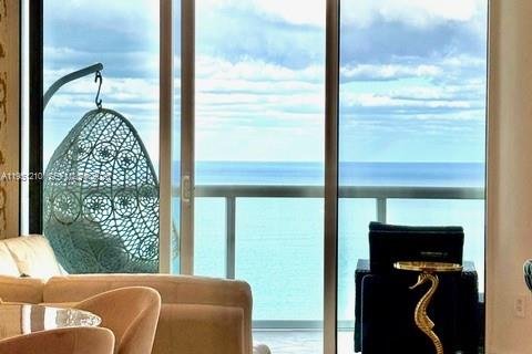 Condominio en alquiler en Miami Beach, Florida, 2 dormitorios, 129.32 m2 № 2011372 - foto 25