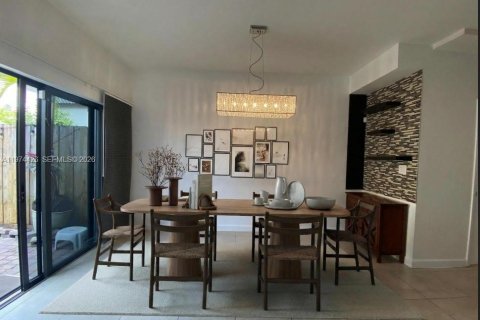 Снять в аренду таунхаус в Хомстед, Флорида 2 спальни, 132.11м2, № 2036181 - фото 7