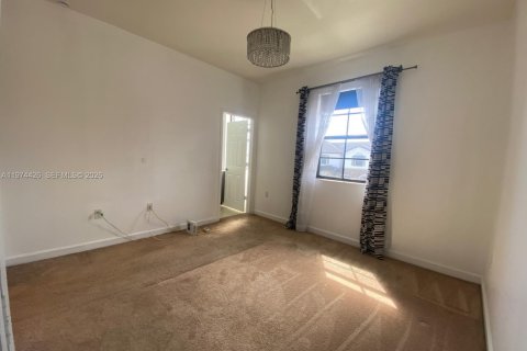 Снять в аренду таунхаус в Хомстед, Флорида 2 спальни, 132.11м2, № 2036181 - фото 27