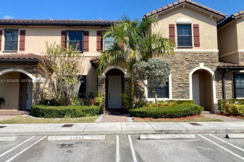 Таунхаус в Хомстед, Флорида 2 спальни, 132.11м2 № 2036181