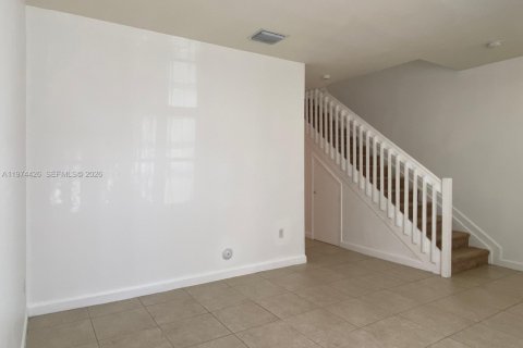 Снять в аренду таунхаус в Хомстед, Флорида 2 спальни, 132.11м2, № 2036181 - фото 20