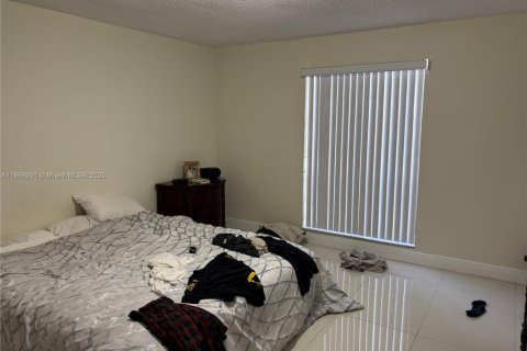 Townhouse in Miami, Florida 2 bedrooms, 111.95 sq.m. № 1455458 - photo 10