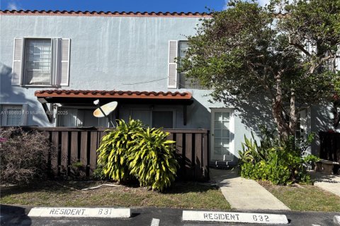 Townhouse in Miami, Florida 2 bedrooms, 111.95 sq.m. № 1455458 - photo 20