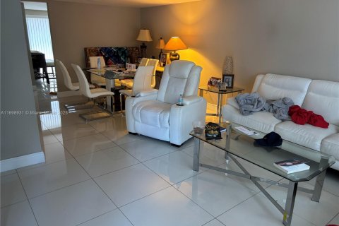 Townhouse in Miami, Florida 2 bedrooms, 111.95 sq.m. № 1455458 - photo 4