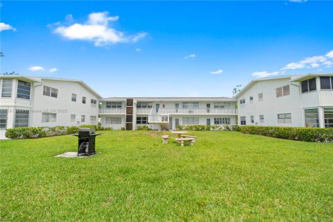 Condo in Deerfield Beach, Florida, 1 bedroom  № 1761712 - photo 1